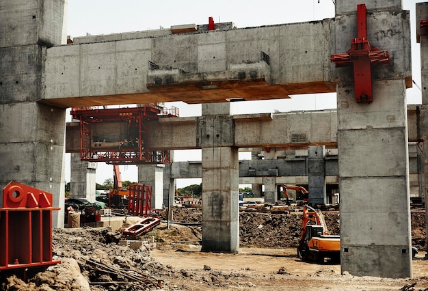 Demolarea fundațiilor de beton: metode și utilaje specializate