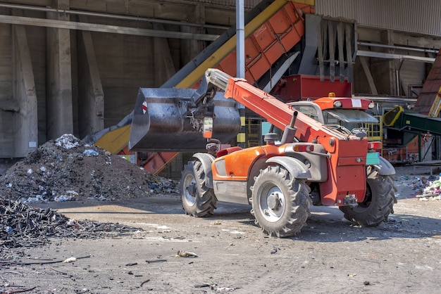 Demolarea clădirilor industriale: proces și etape
