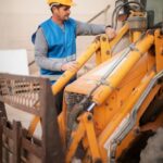 Demolarea și mentenanța utilajelor: importanța întreținerii regulate
