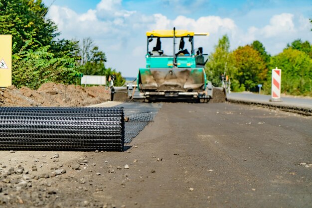 Drumurile tehnologice și utilizarea materialelor locale: economie și sustenabilitate